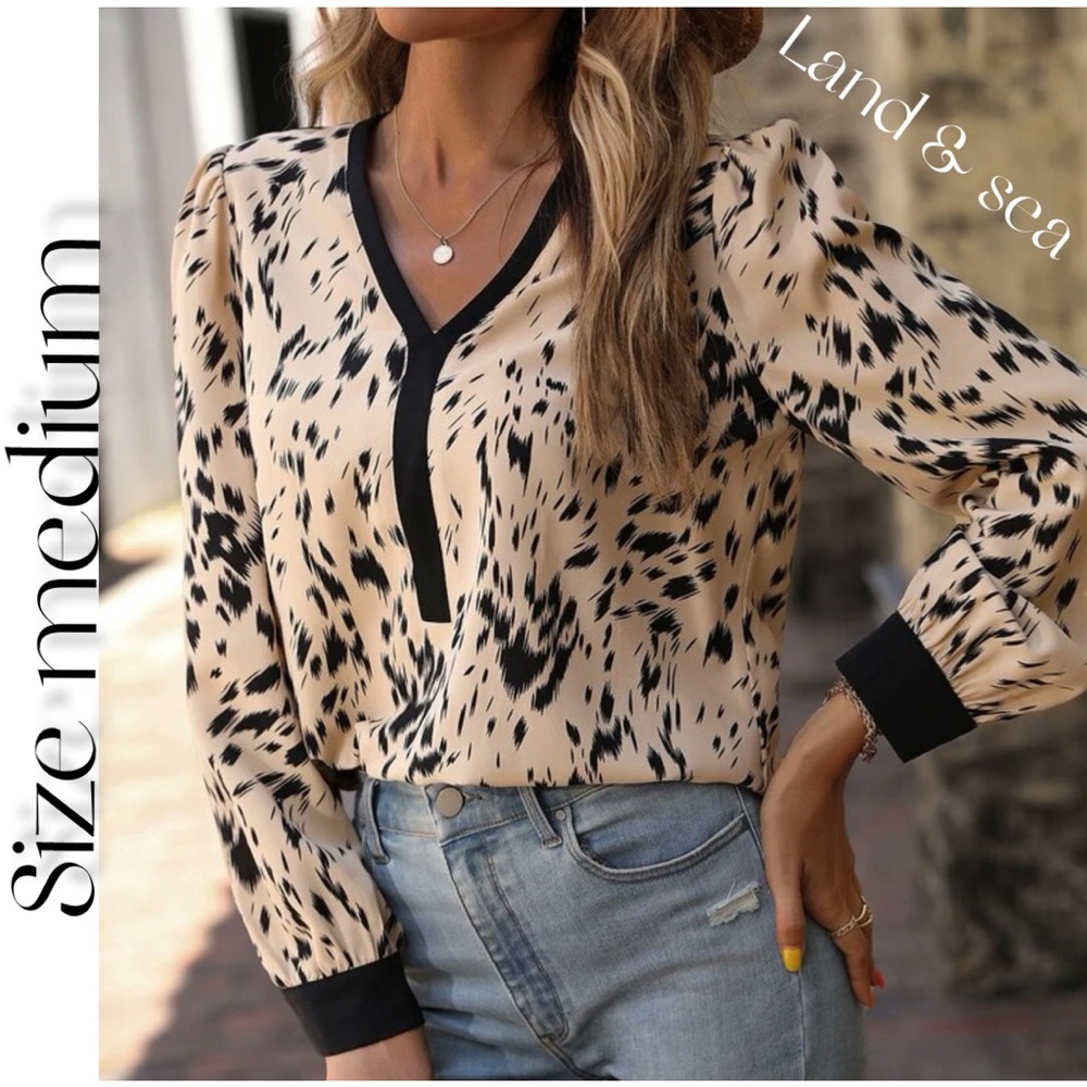 New Women’s land & sea Allover Print V Neck Blouse
Khaki medium MSRP $50